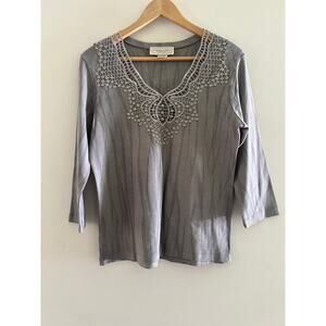 Nature Art by Lynn Yang Long Sleeve Top w Lace V Neck Gray Size Medium JL